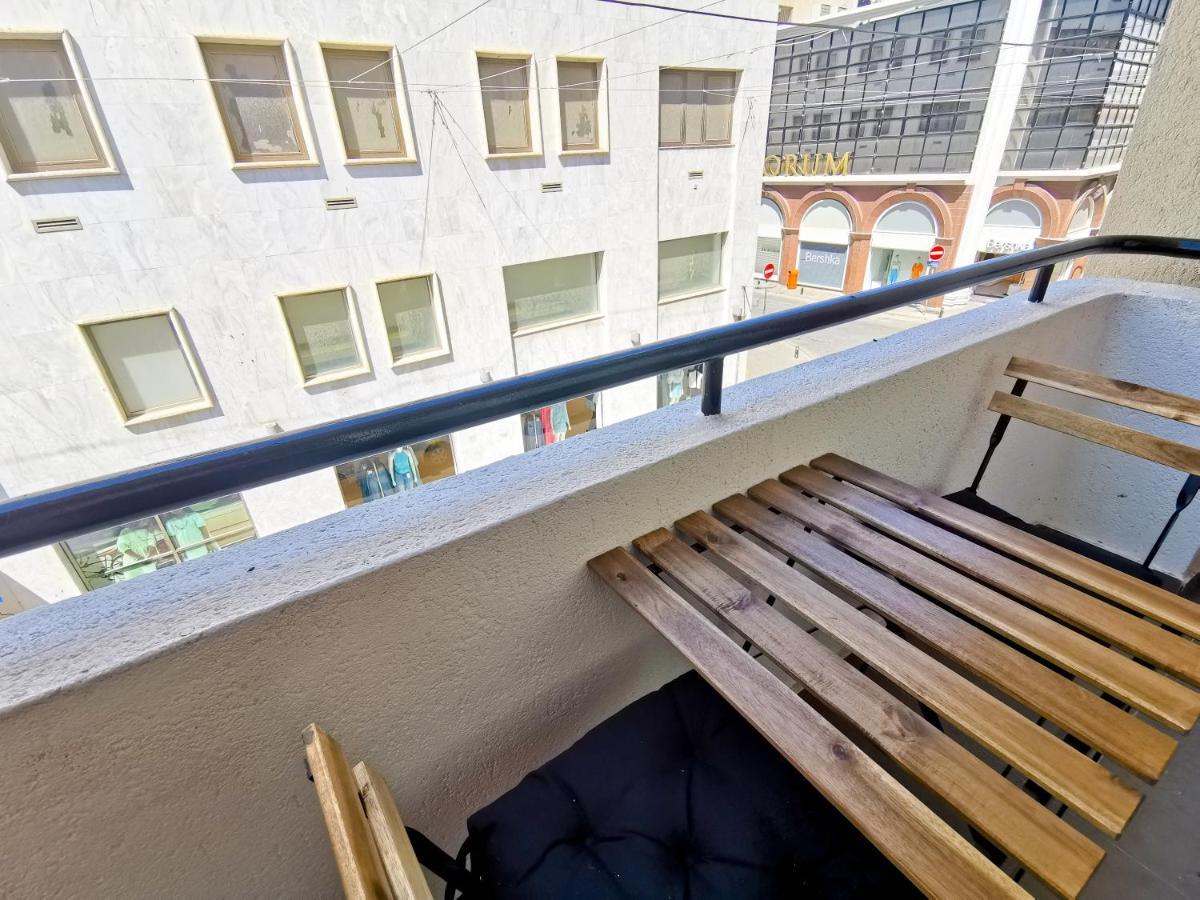 Beachy Keen City Apartment ラルナカ エクステリア 写真