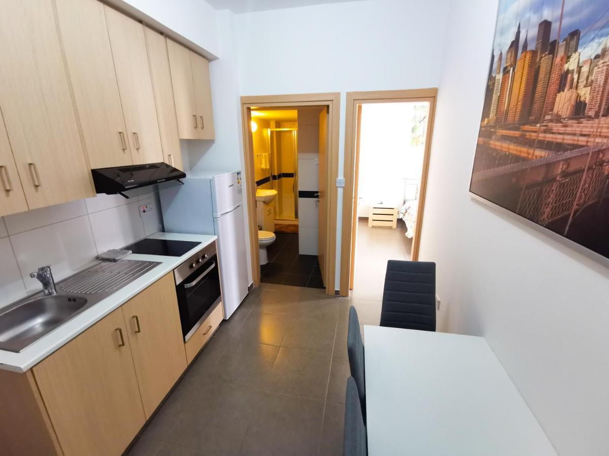 Beachy Keen City Apartment ラルナカ エクステリア 写真